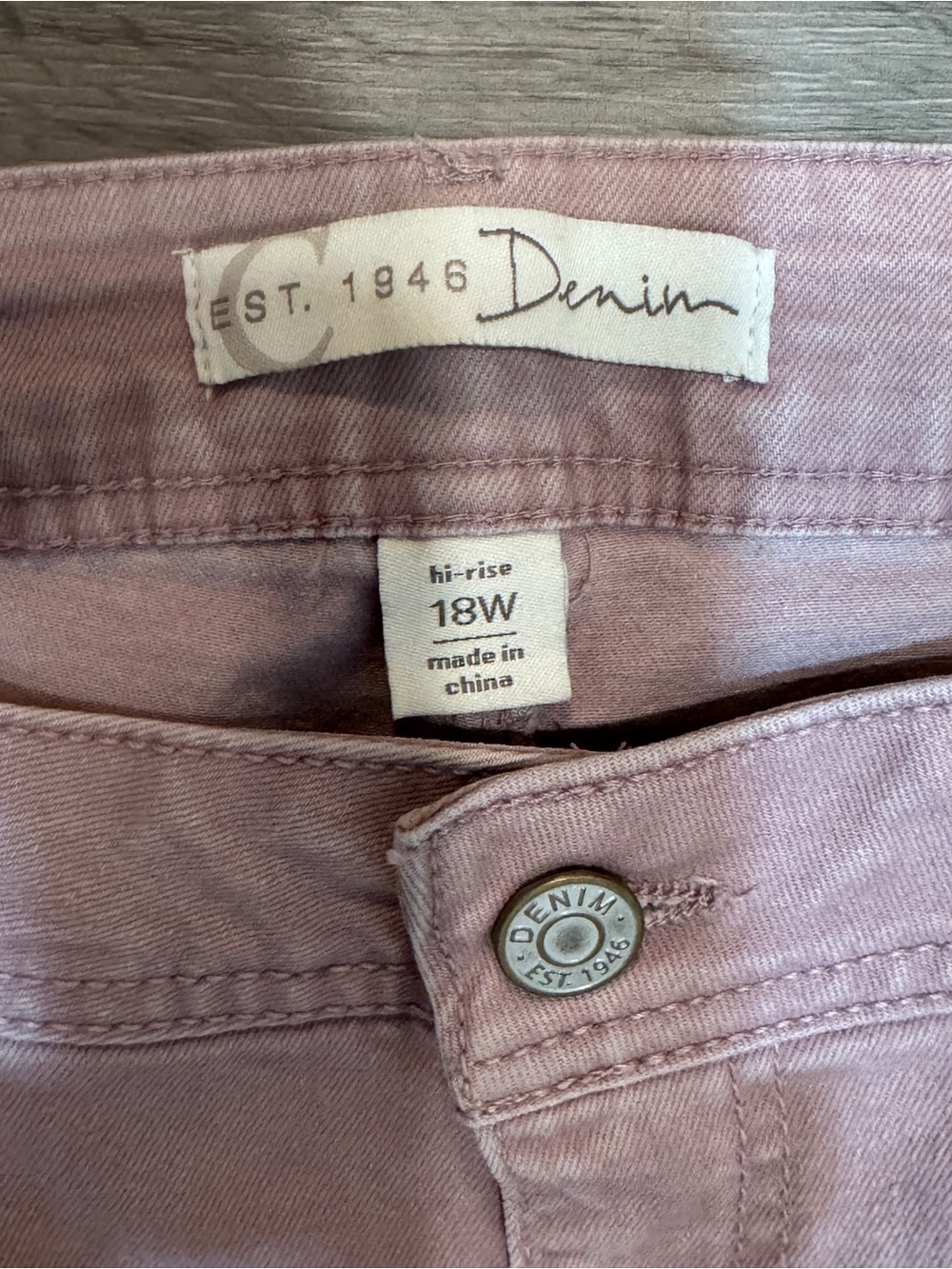 Women’s Dusty Rose Capris Ruffle Hem Pants - Picture 5 of 9